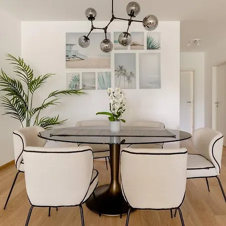Luxurious 2br Family - Champel